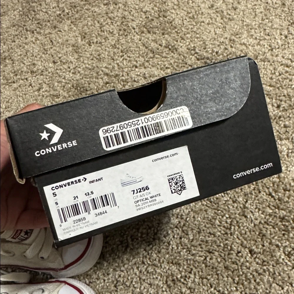 Size 5 Toddler Girl’s White Low Top Converse Shoes with Box